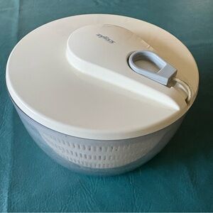 Vintage Zyliss Salad Spinner Pull Cord Style Off-White Made In Switzerland